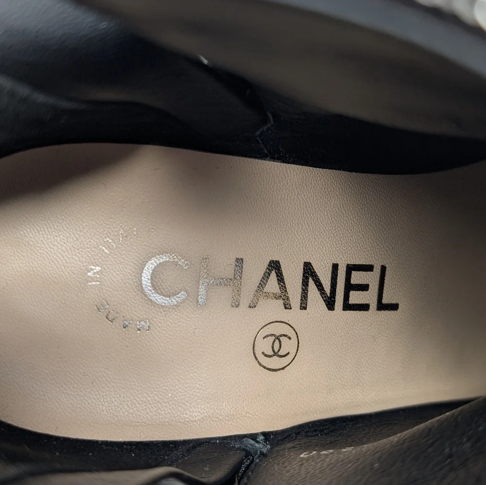 Chanel Silver Cap Toe Ankle Boots CC Size 37 Metallic Logo Booties